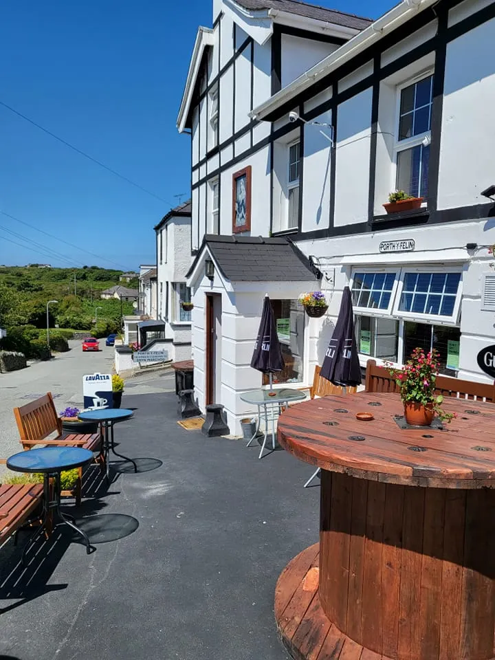 Victoria Inn Bar & restaurant in Holyhead